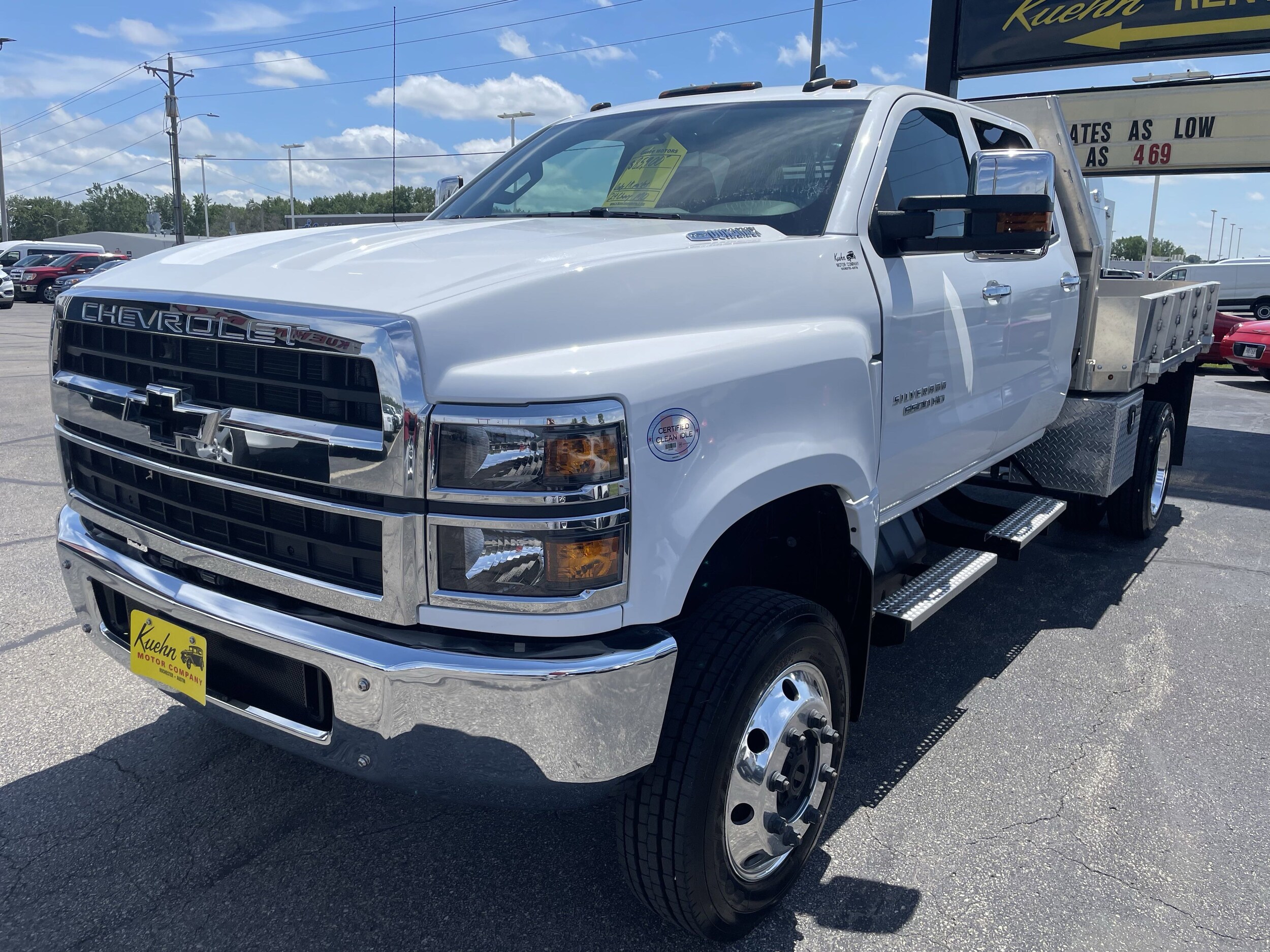 2024 Chevrolet Silverado photo 4