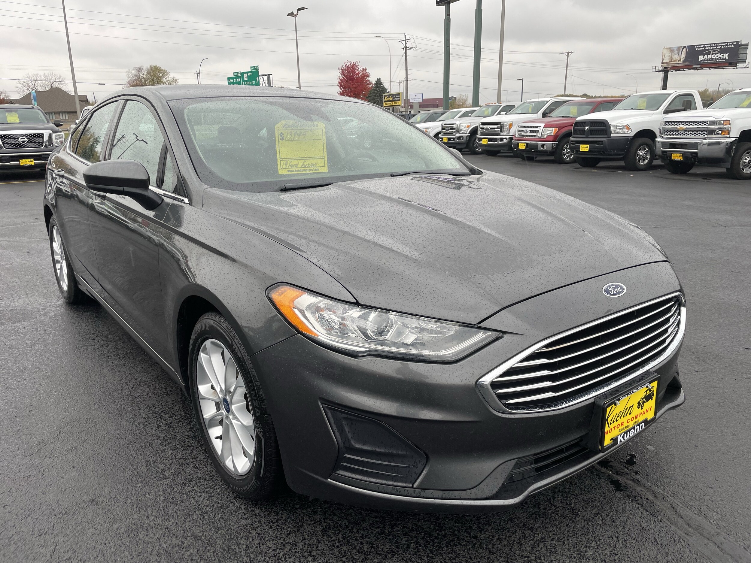 2019 Ford Fusion SE photo 2