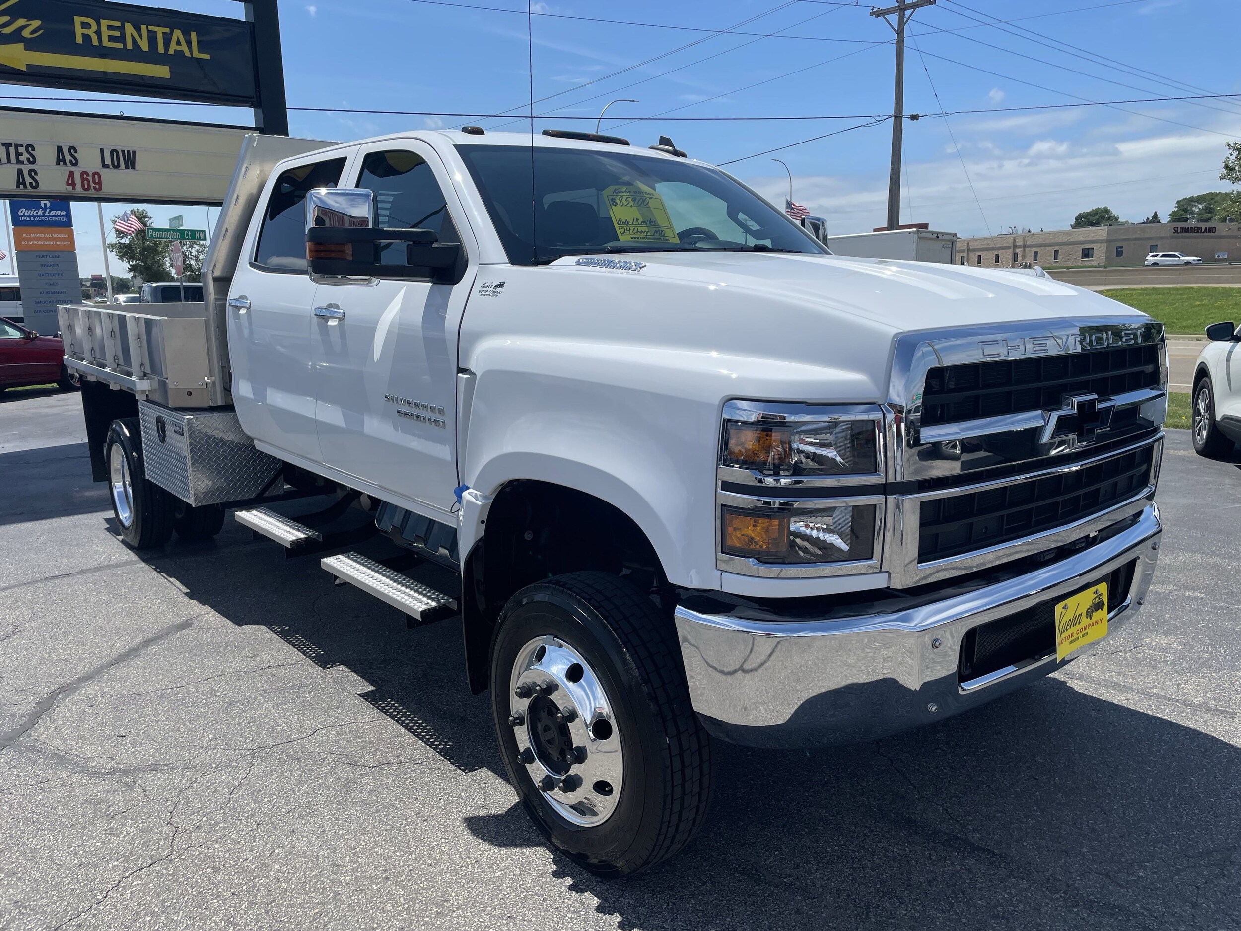 2024 Chevrolet Silverado photo 2