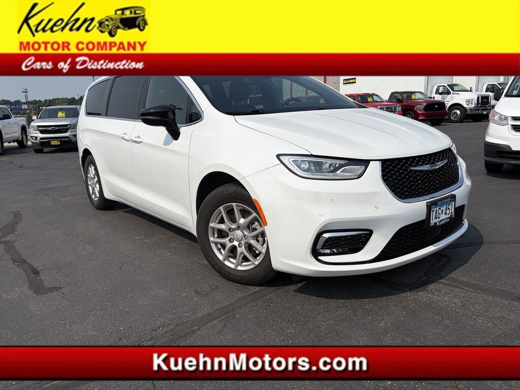 Used 2025 Chrysler Pacifica Select Van Passenger Van