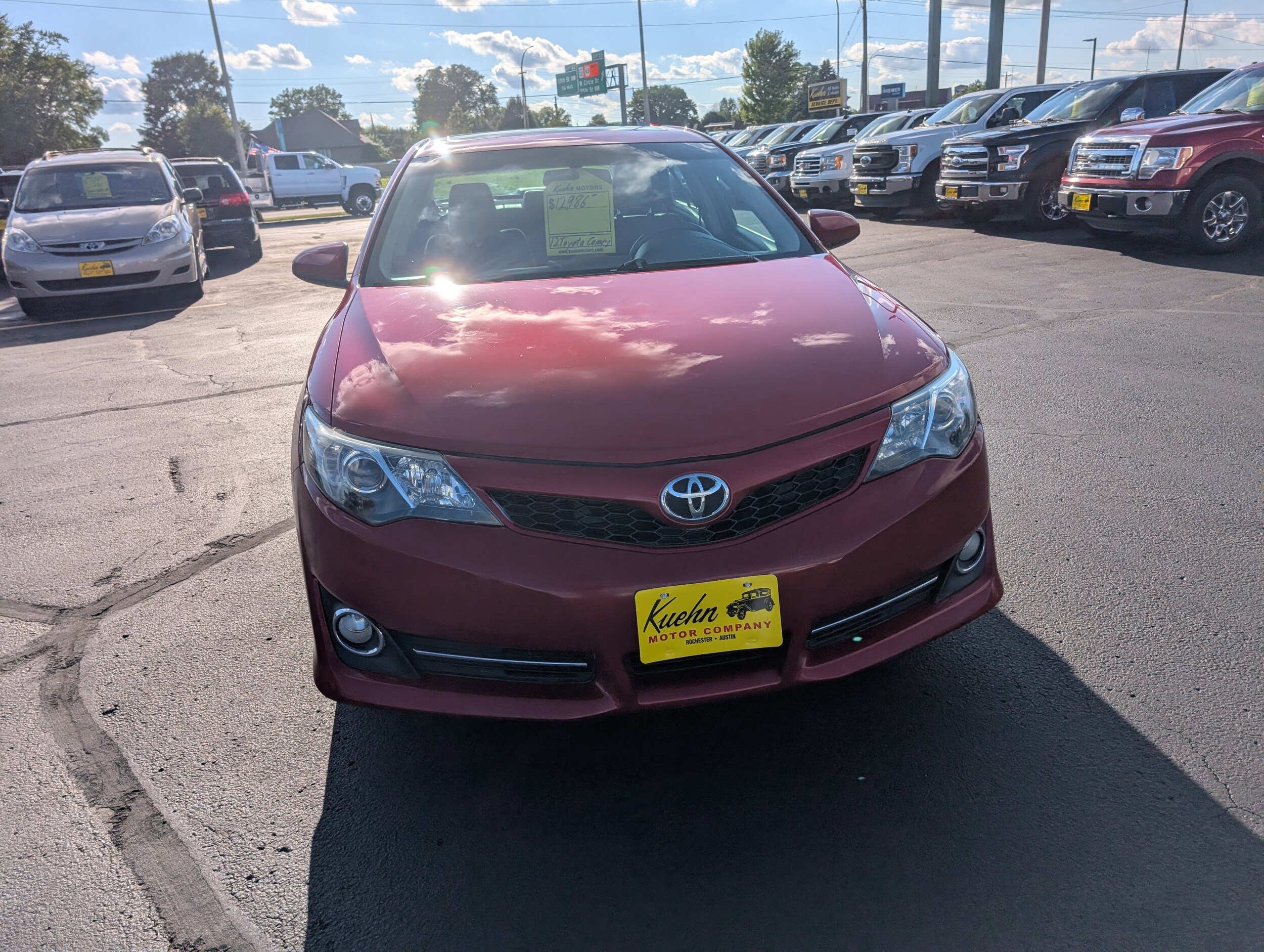 2012 Toyota Camry SE photo 3