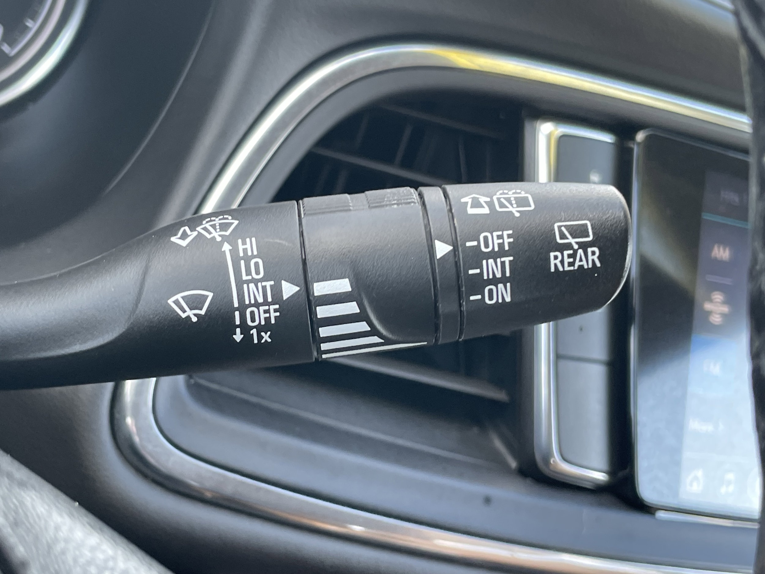 2020 Buick Enclave Essence - Photo 17