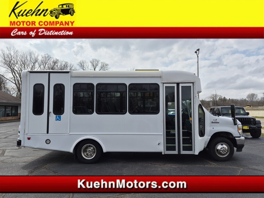 Used 2021 Ford E-350 Cutaway Truck