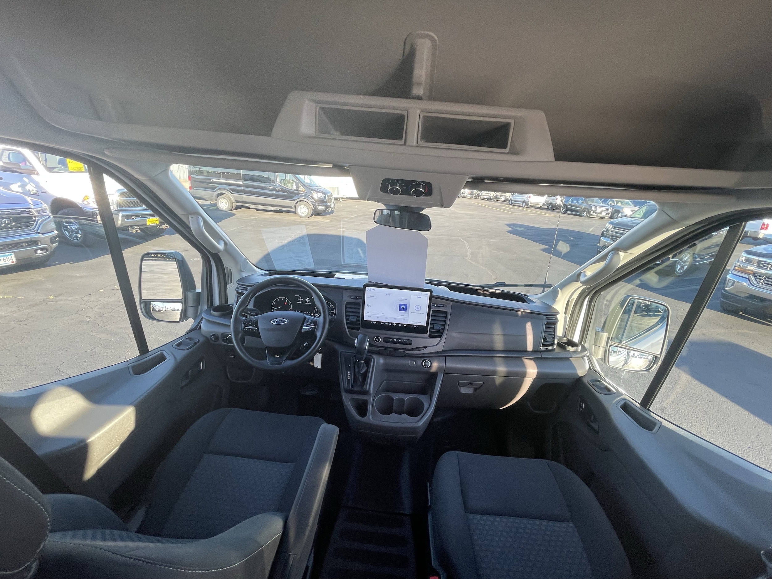 2022 Ford Transit Passenger Van XLT - Photo 28