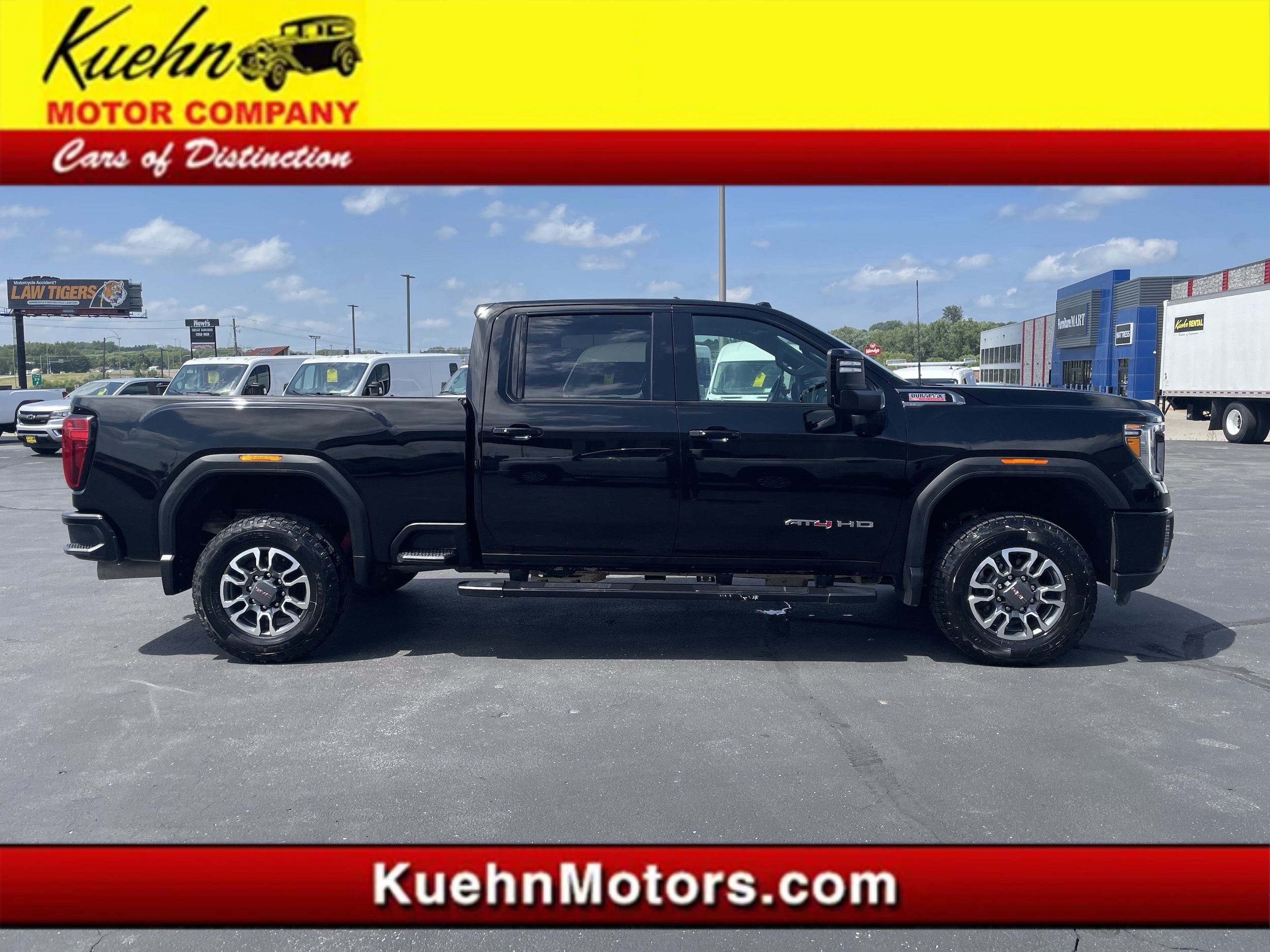 2021 GMC Sierra AT4 4WD Crew Cab Standard Box's photo