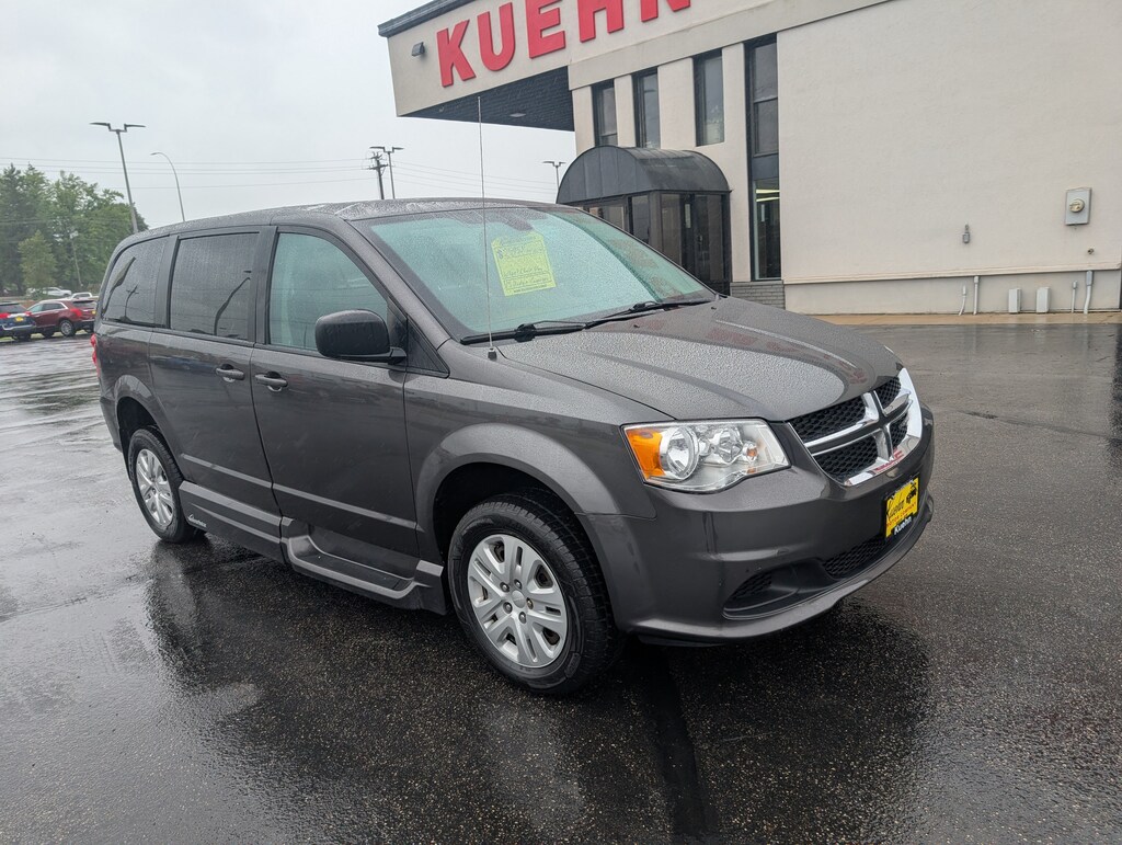 Used 2018 Dodge Grand Caravan SE Van Passenger Van