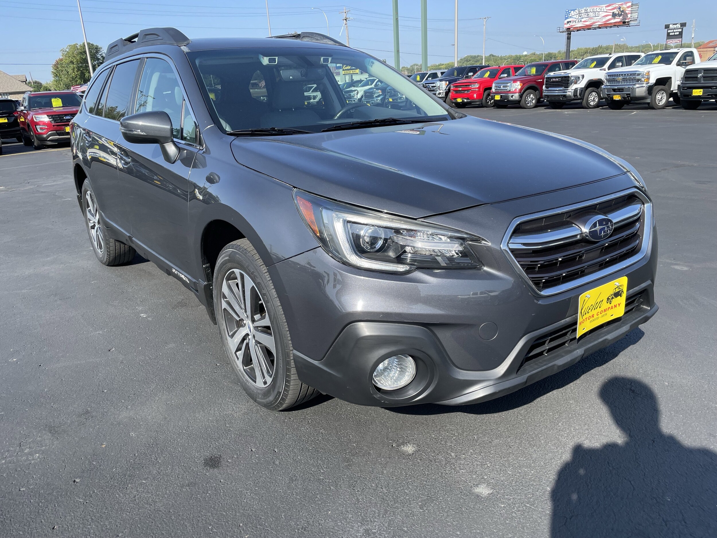 2018 Subaru Outback 3.6R Limited photo 2