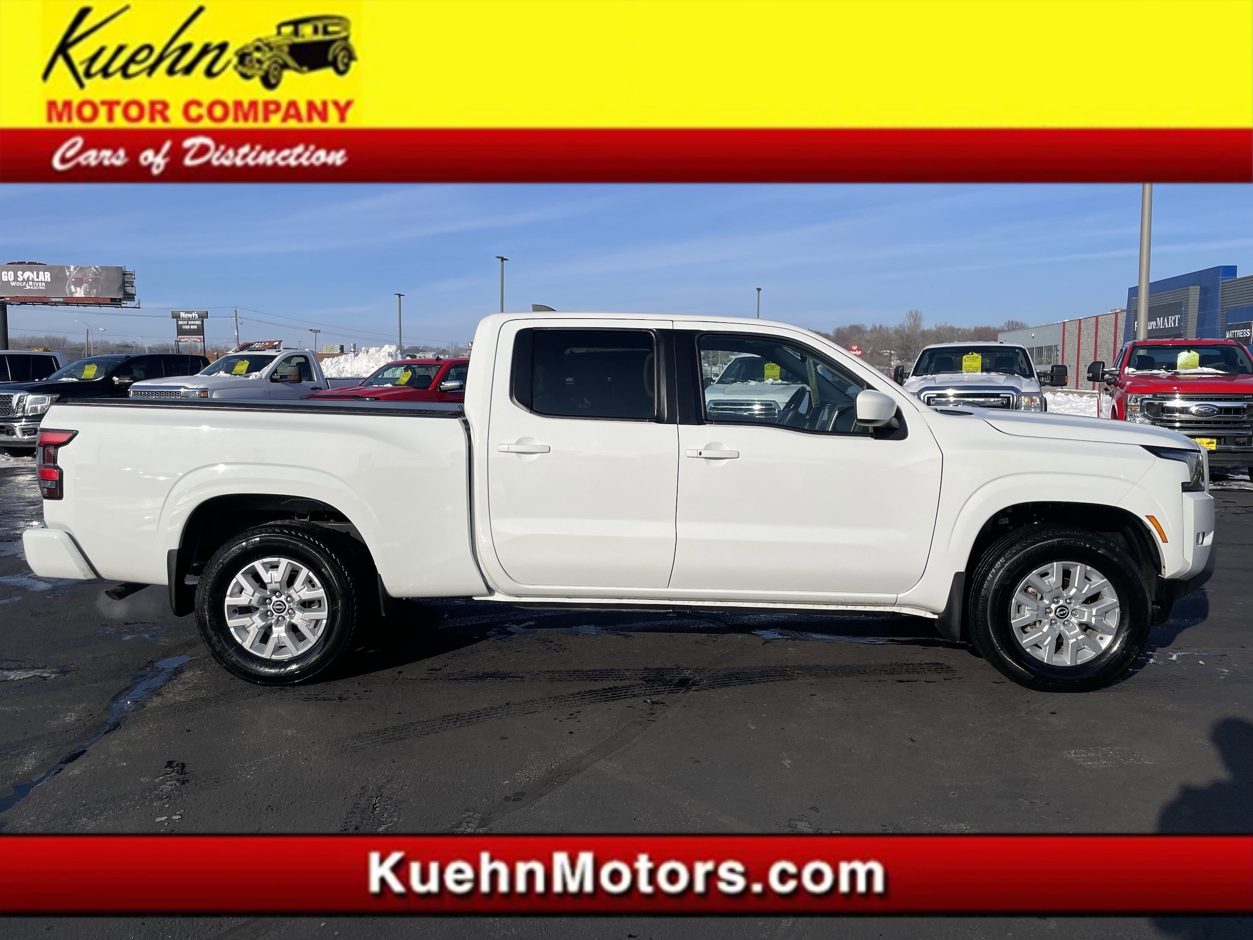 2023 Nissan Frontier SV's photo