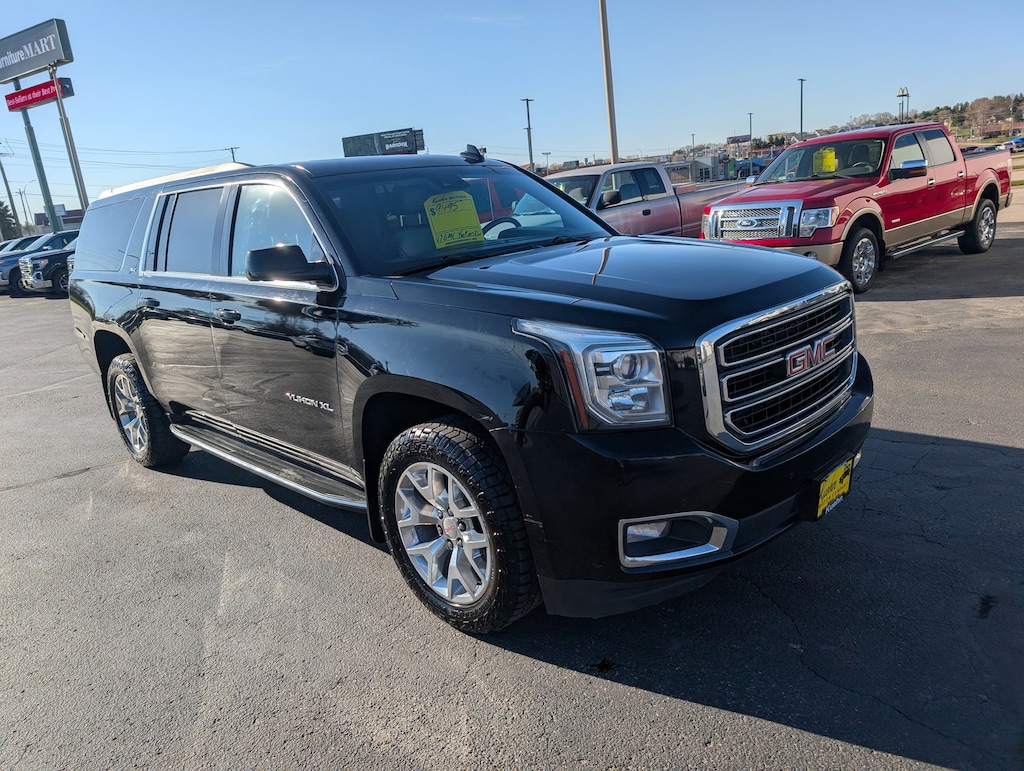 Used 2017 GMC Yukon XL SLT SUV