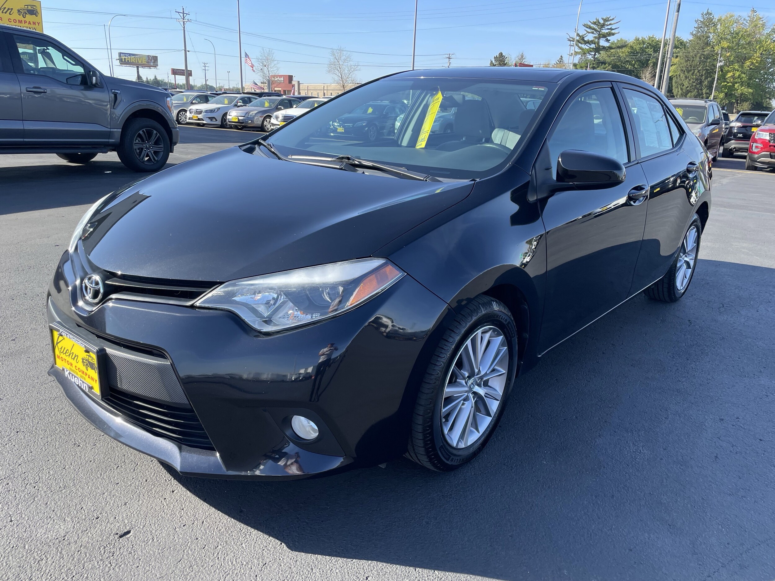 2014 Toyota Corolla LE photo 4