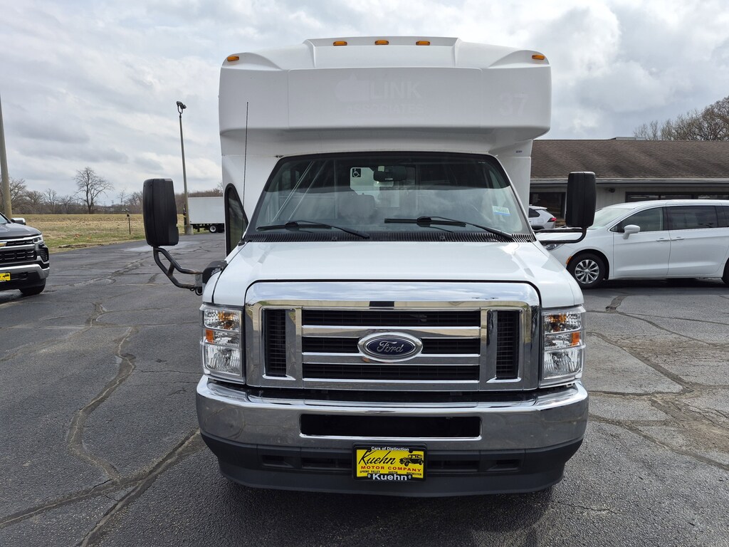 Used 2021 Ford E-350 Cutaway Truck