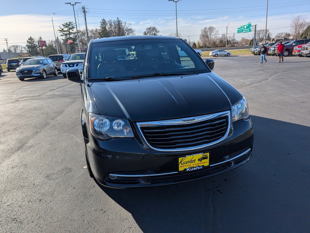Used 2014 Chrysler Town & Country S Van