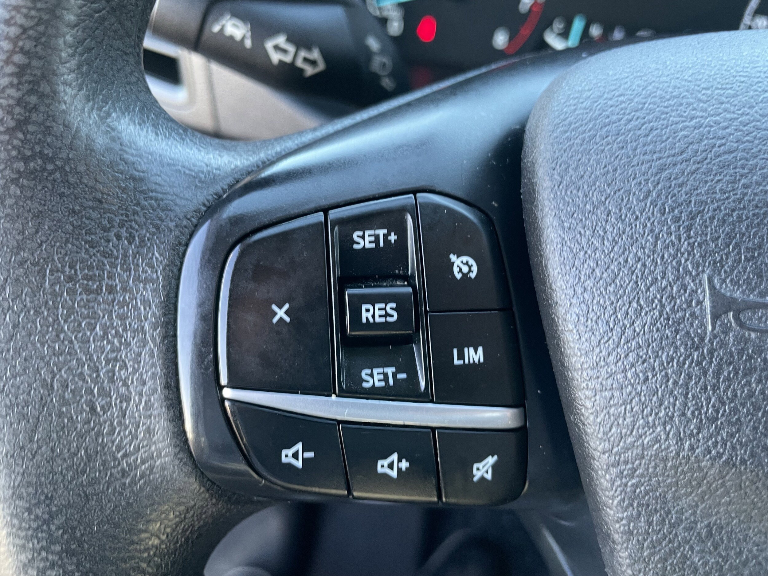 2022 Ford Transit Passenger Van XLT - Photo 14