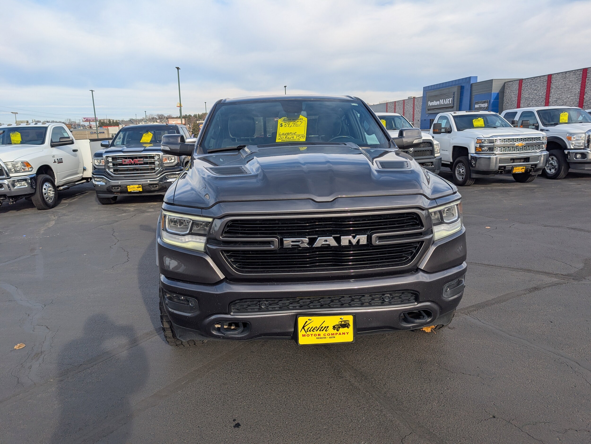 2020 Ram 1500 Laramie photo 3