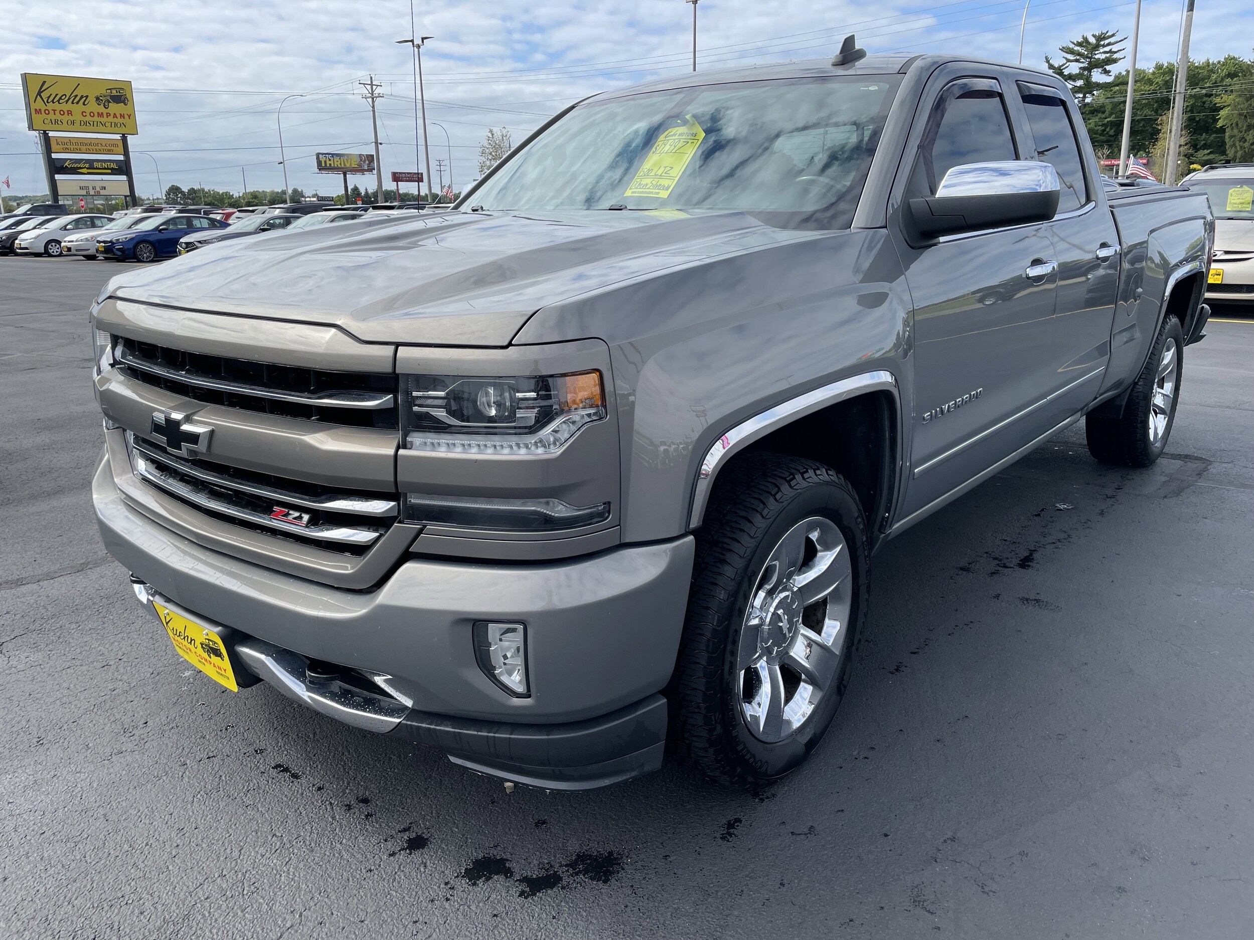 2017 Chevrolet Silverado 1500 LTZ photo 2