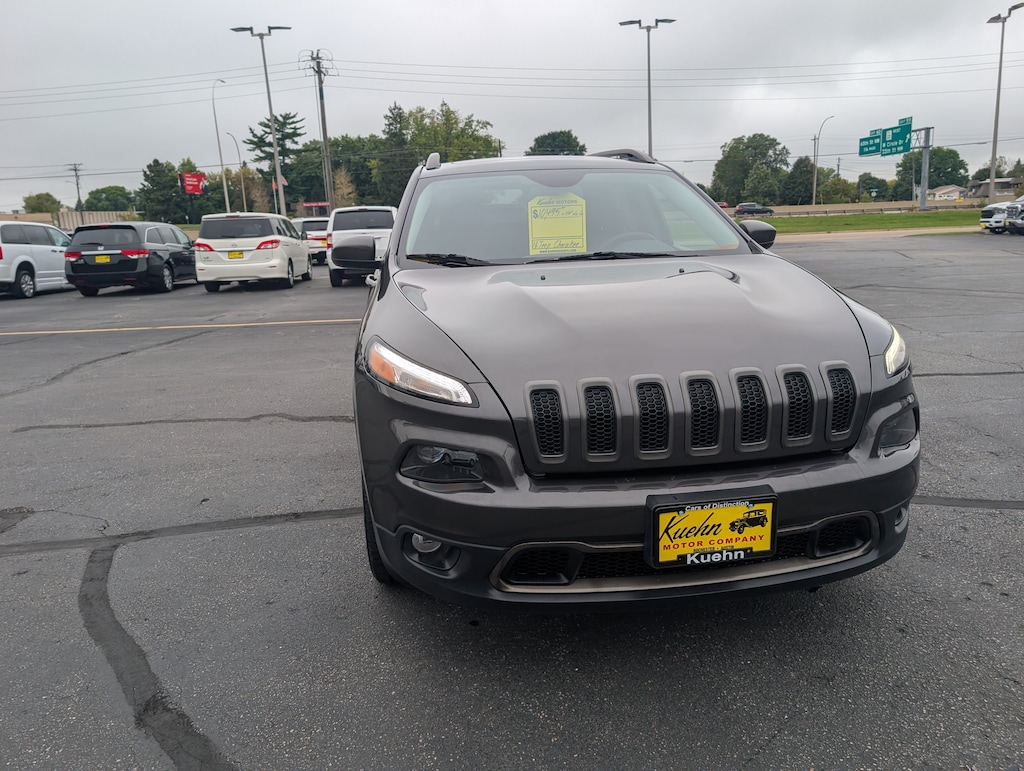 Used 2016 Jeep Cherokee Latitude FWD SUV