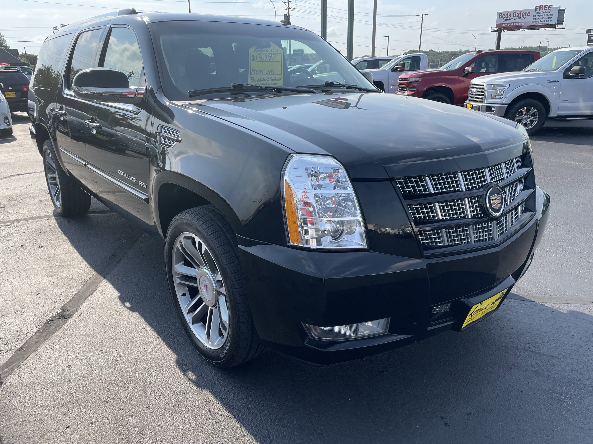 2013 Cadillac Escalade ESV Premium photo 2