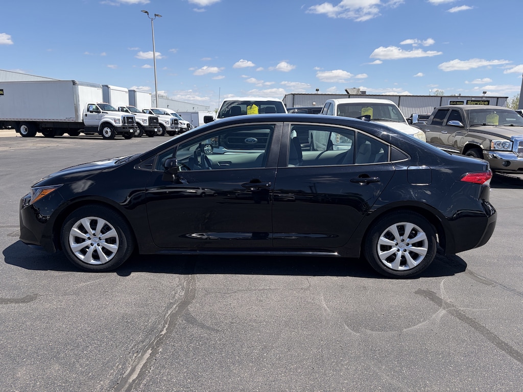 Used 2025 Toyota Corolla LE Sedan