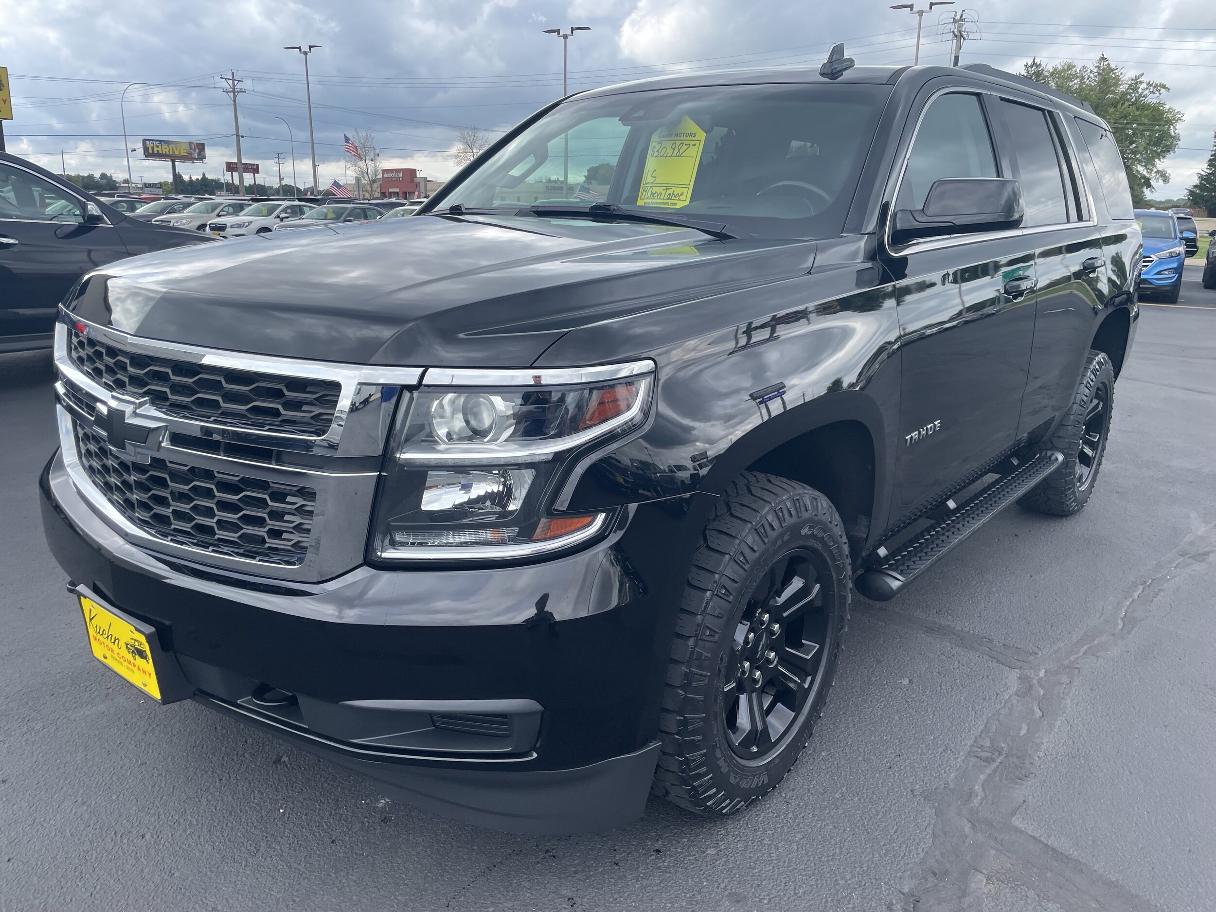 2019 Chevrolet Tahoe LS photo 3
