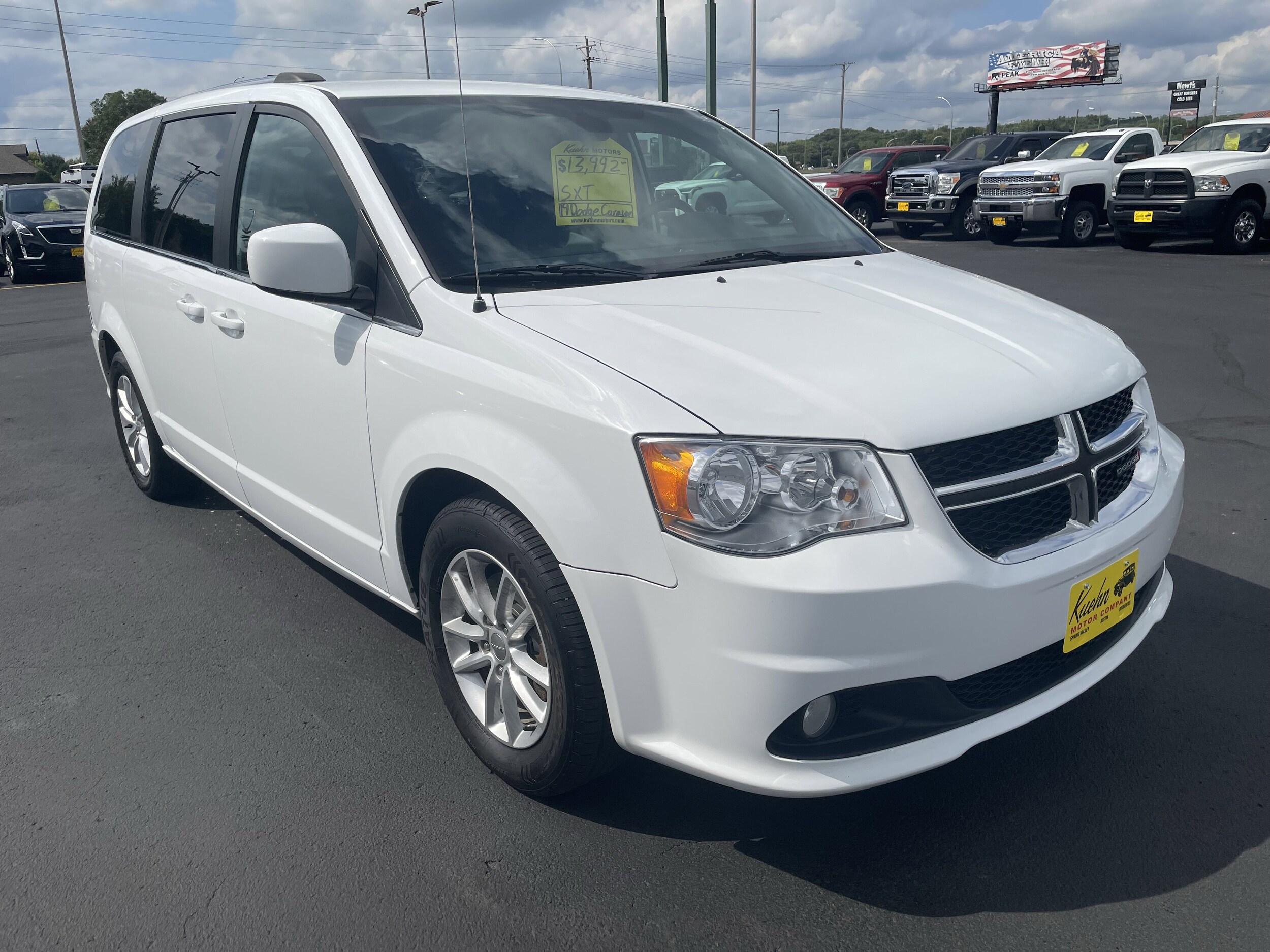 2019 Dodge Grand Caravan SXT photo 2