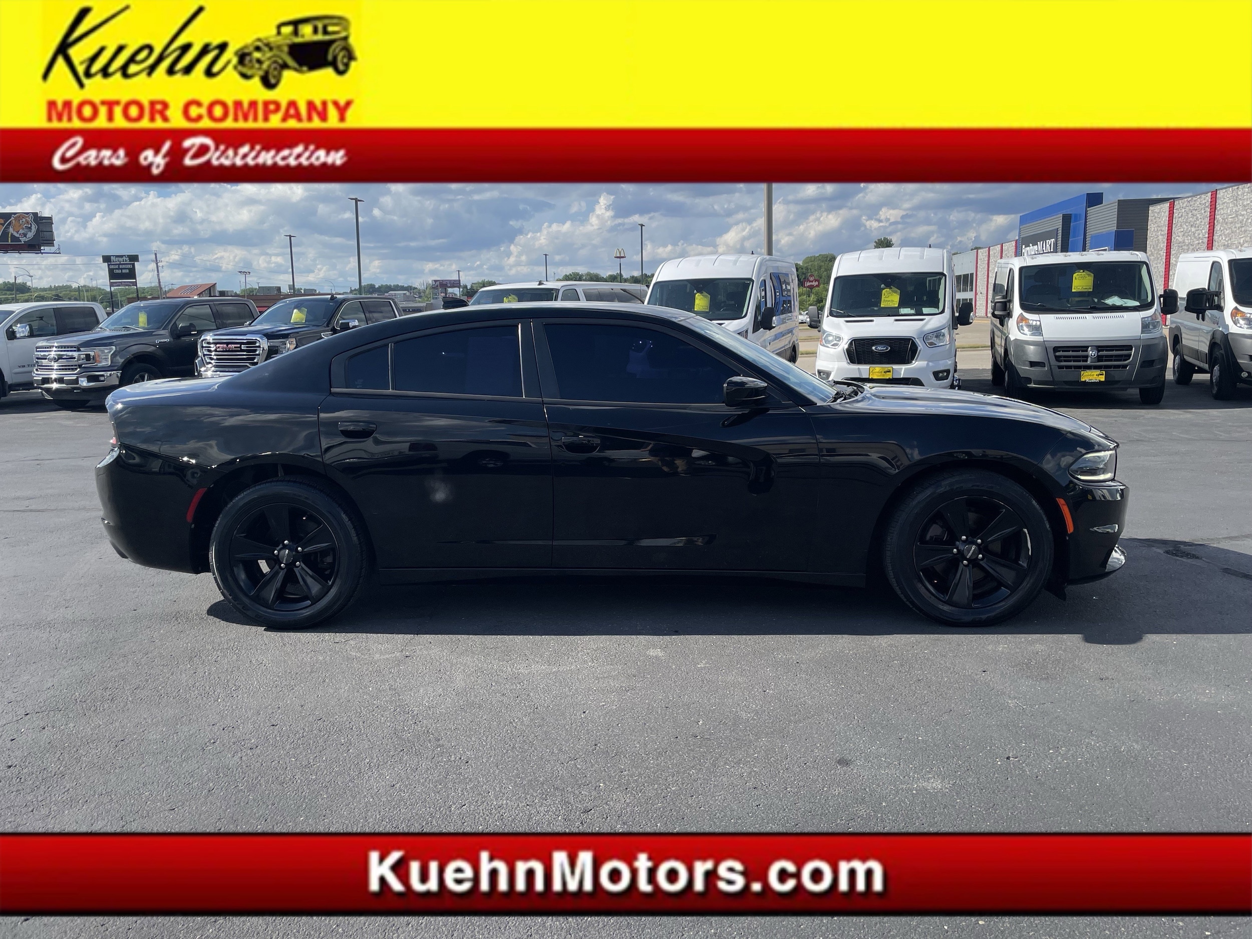 2017 Dodge Charger SXT's photo