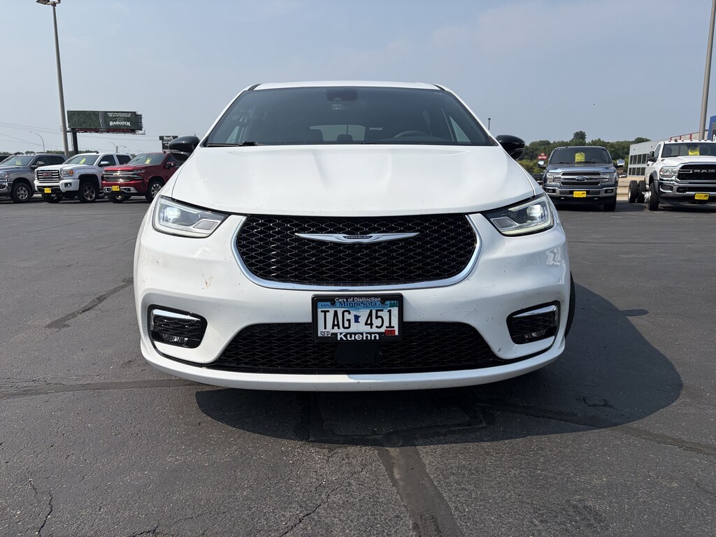 Used 2025 Chrysler Pacifica Select Van Passenger Van