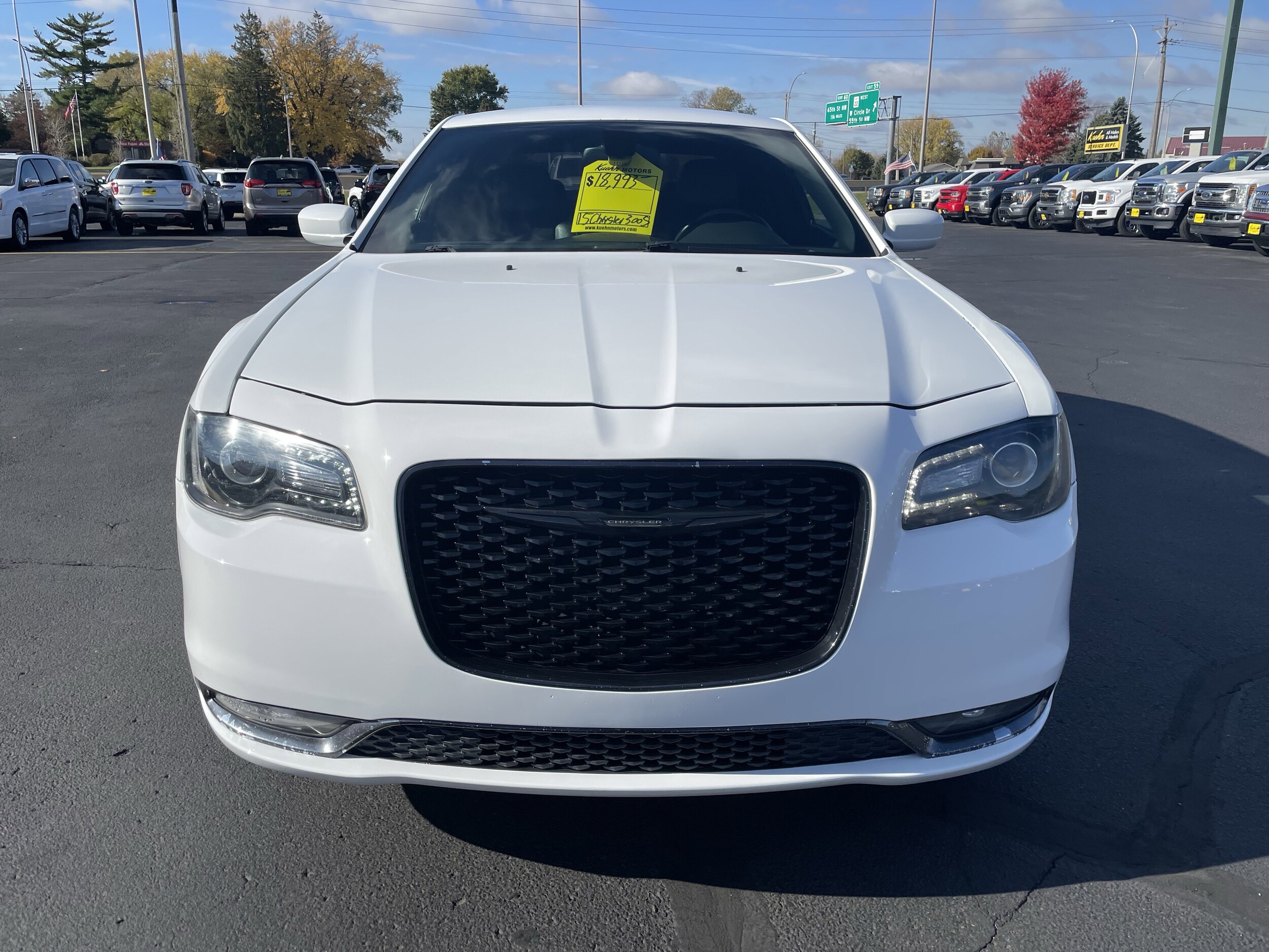 2015 Chrysler 300 S photo 2