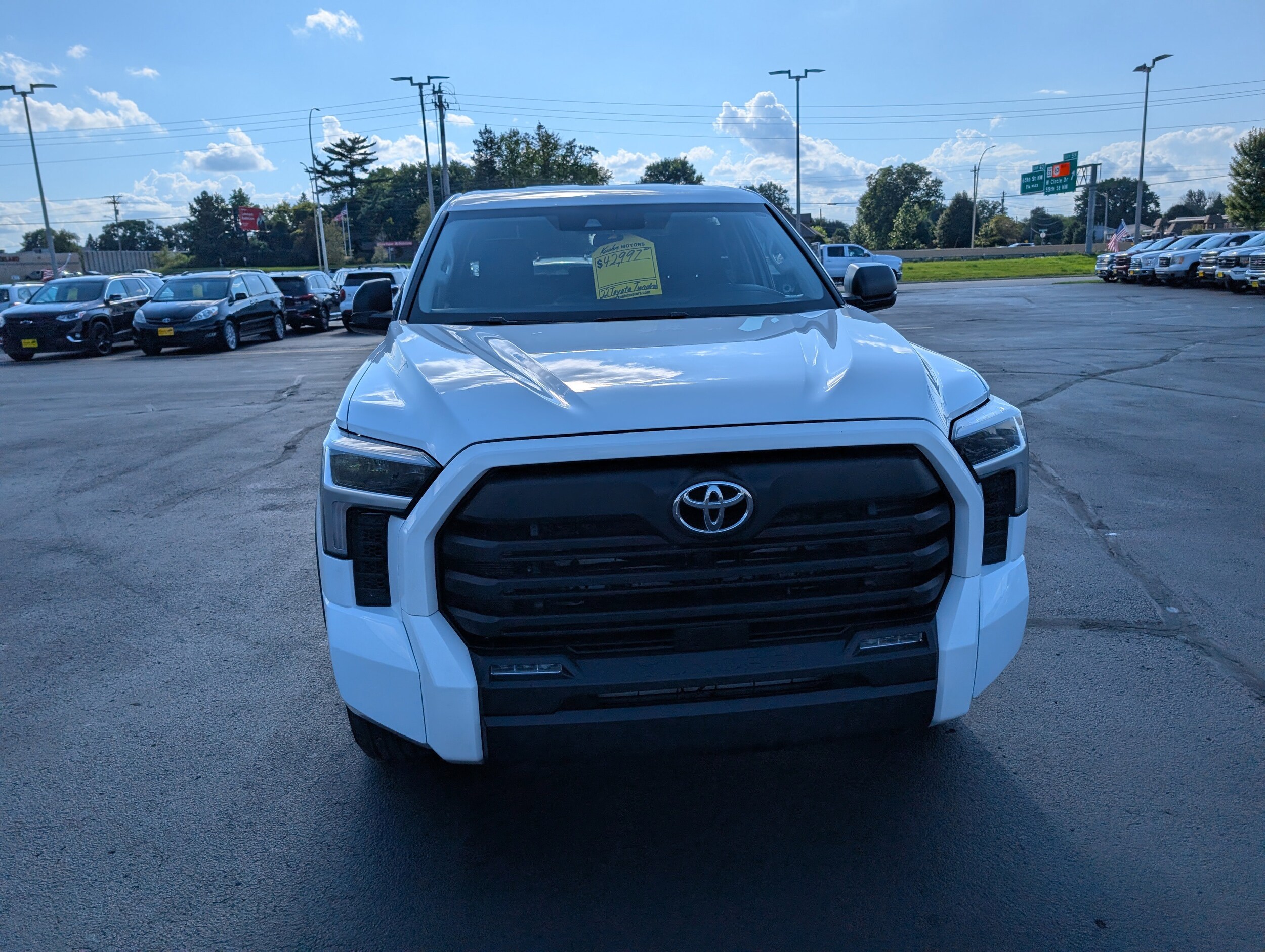 2022 Toyota Tundra SR5 photo 3