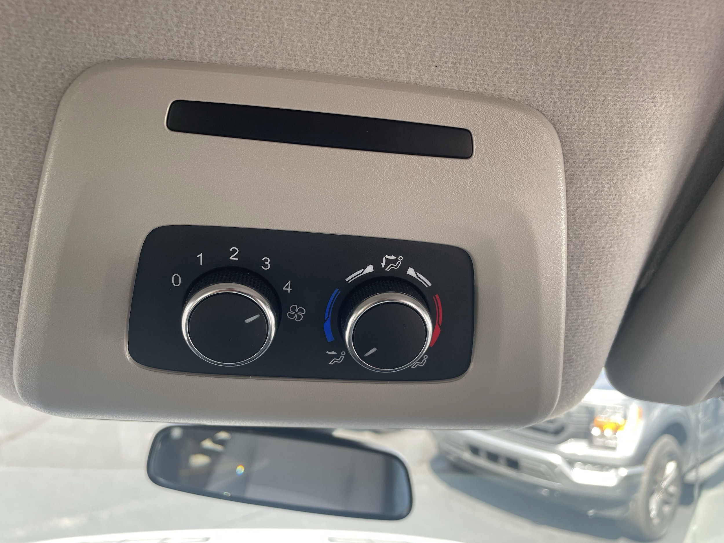 2024 Ford Transit Passenger Van XLT - Photo 13
