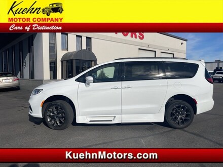 2022 Chrysler Pacifica Touring L Van Passenger Van