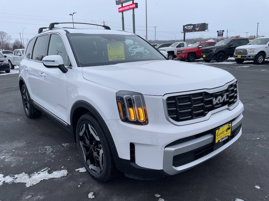 Used 2024 Kia Telluride S SUV