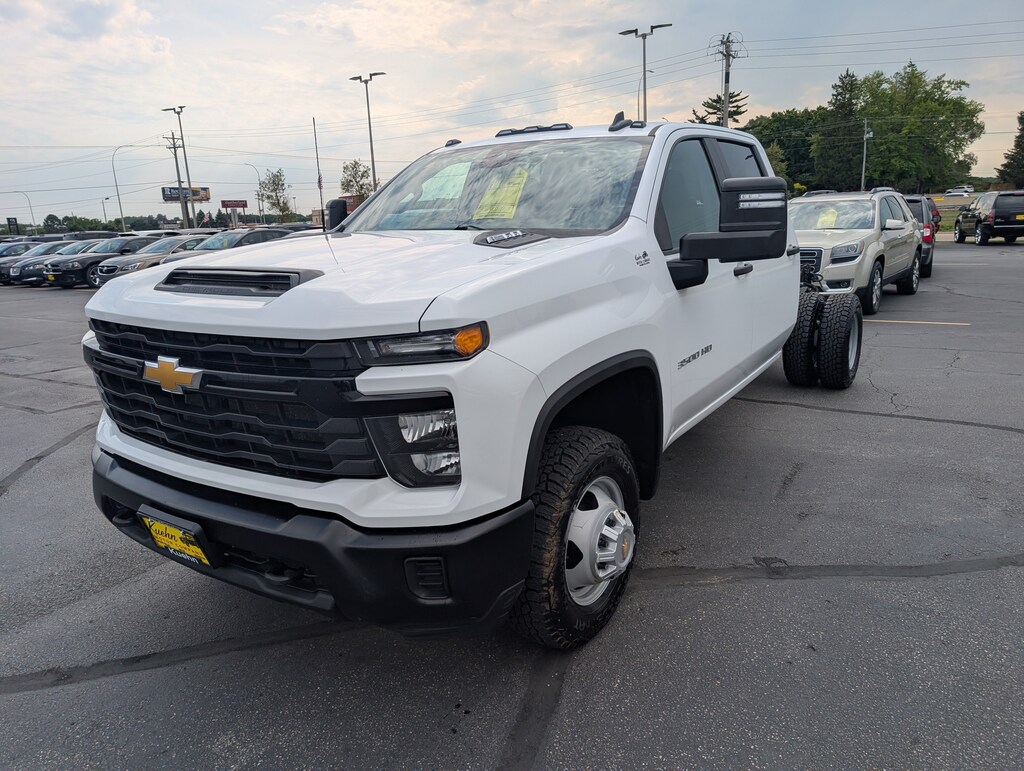 Used 2024 Chevrolet Silverado 3500 HD Chassis Work Truck Truck Crew Cab
