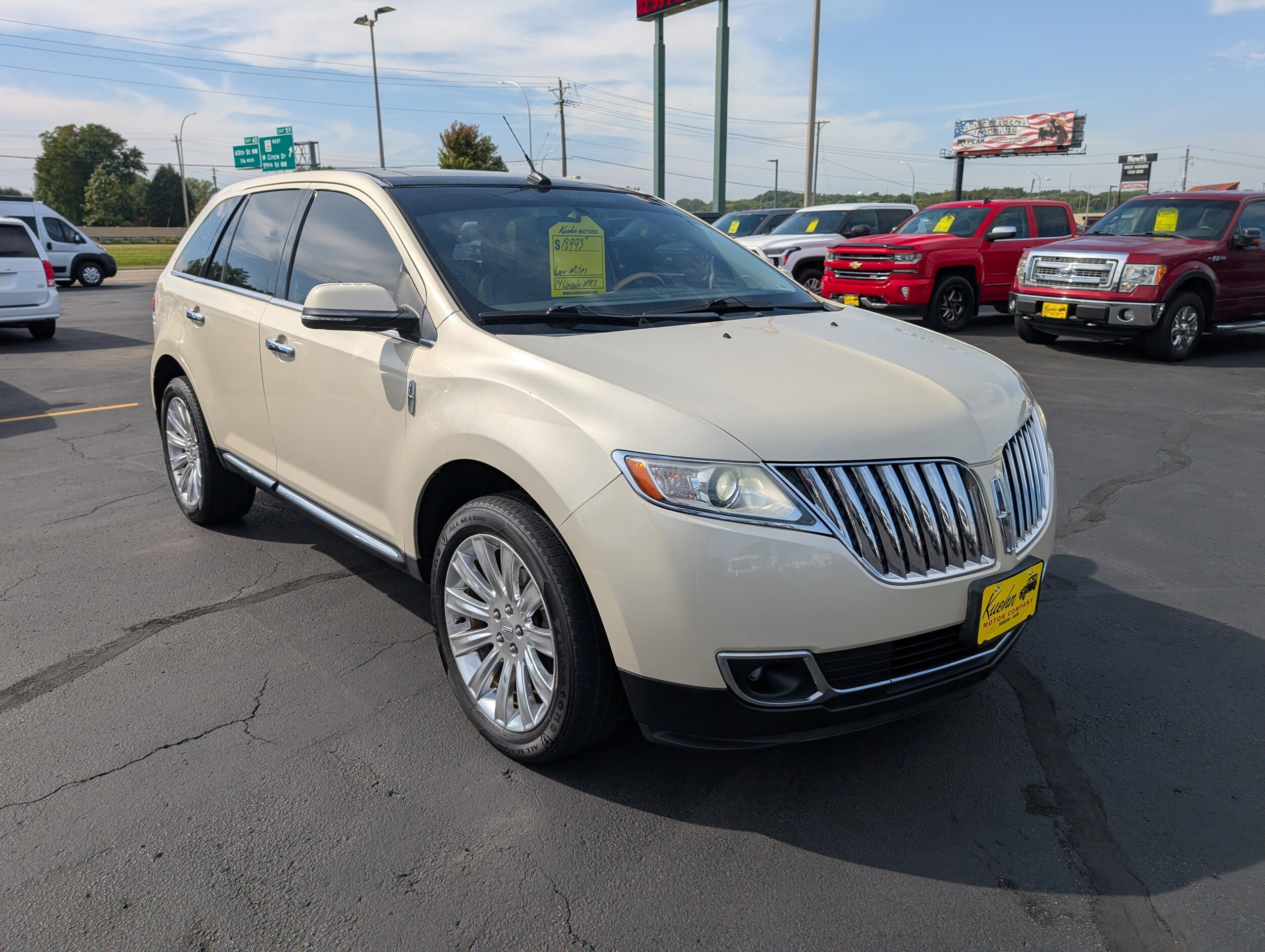 2014 Lincoln MKX photo 2