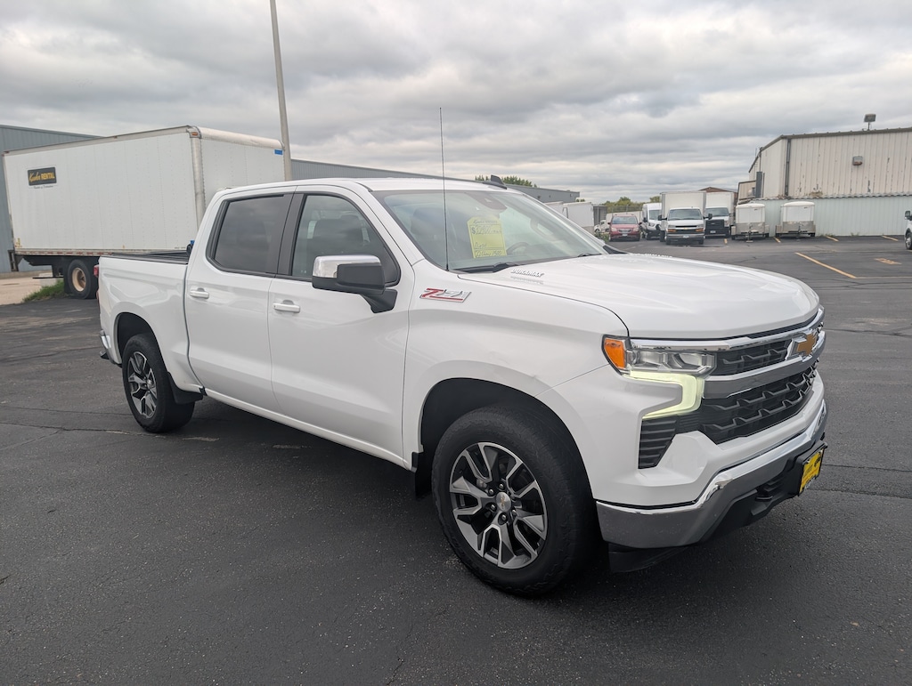 Used 2022 Chevrolet Silverado 1500 LT w/1LT Truck Crew Cab