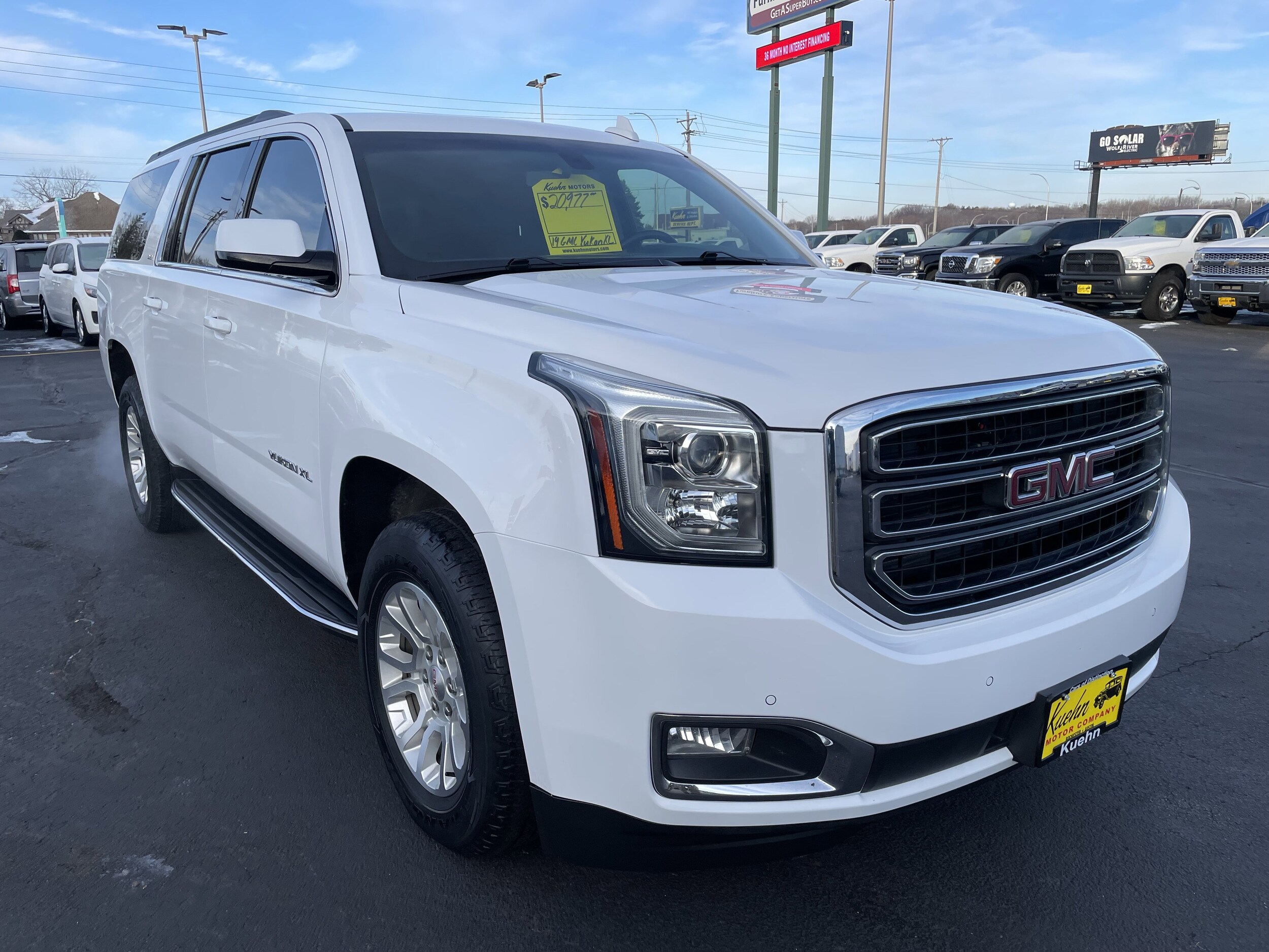2019 Gmc Yukon XL SLE photo 2
