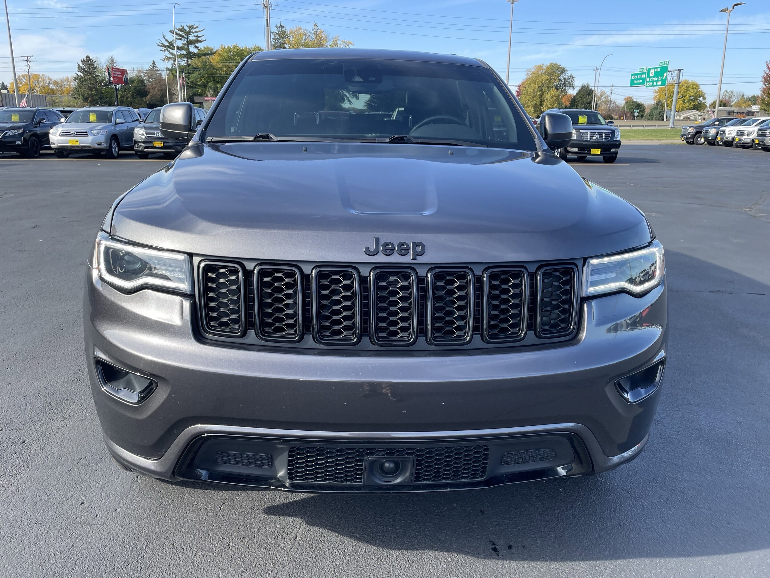 2021 Jeep Grand Cherokee Laredo photo 3