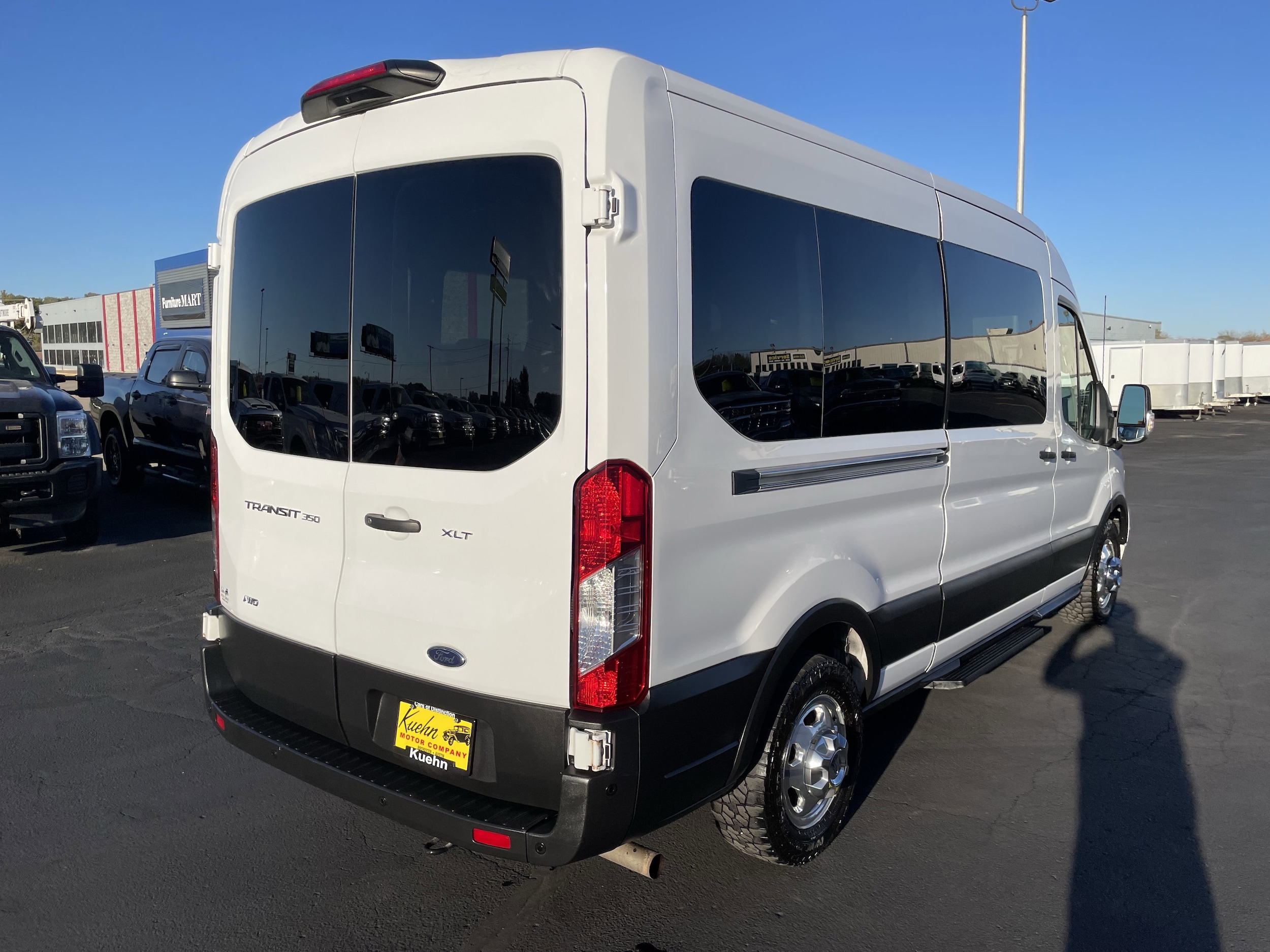 2022 Ford Transit Passenger Van XLT - Photo 8