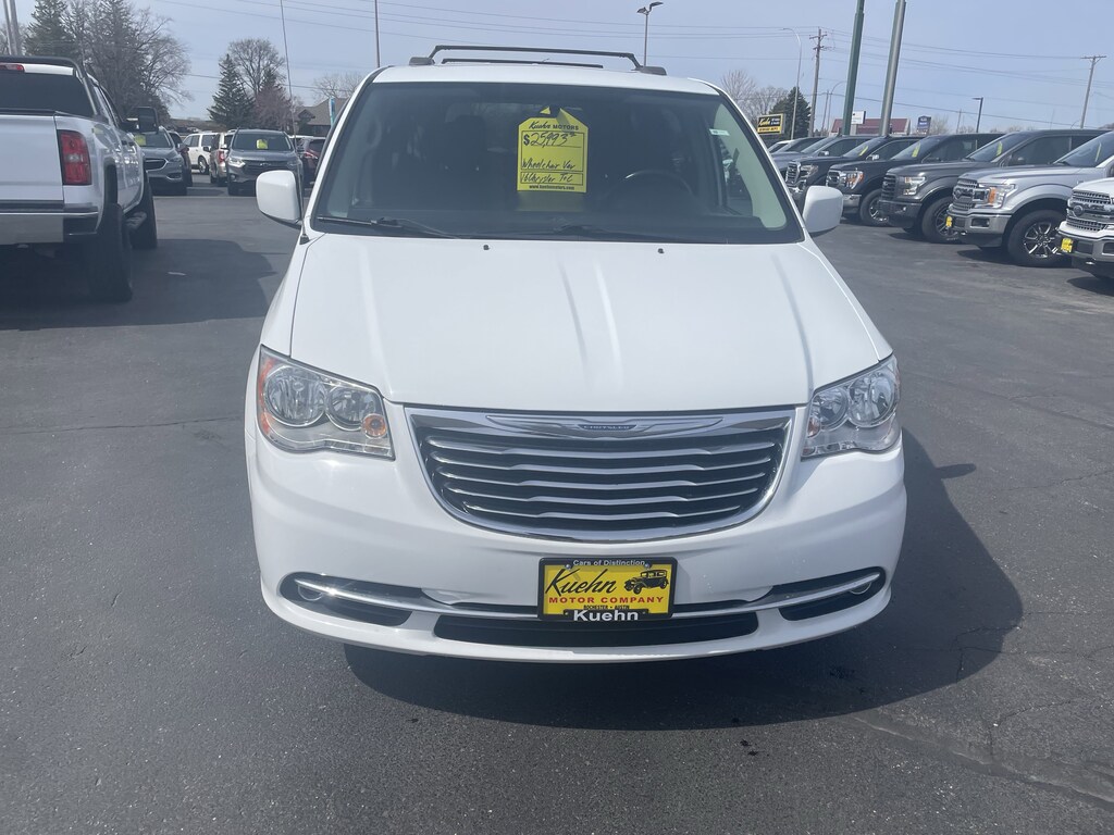 Used 2016 Chrysler Town & Country Touring Van LWB Passenger Van