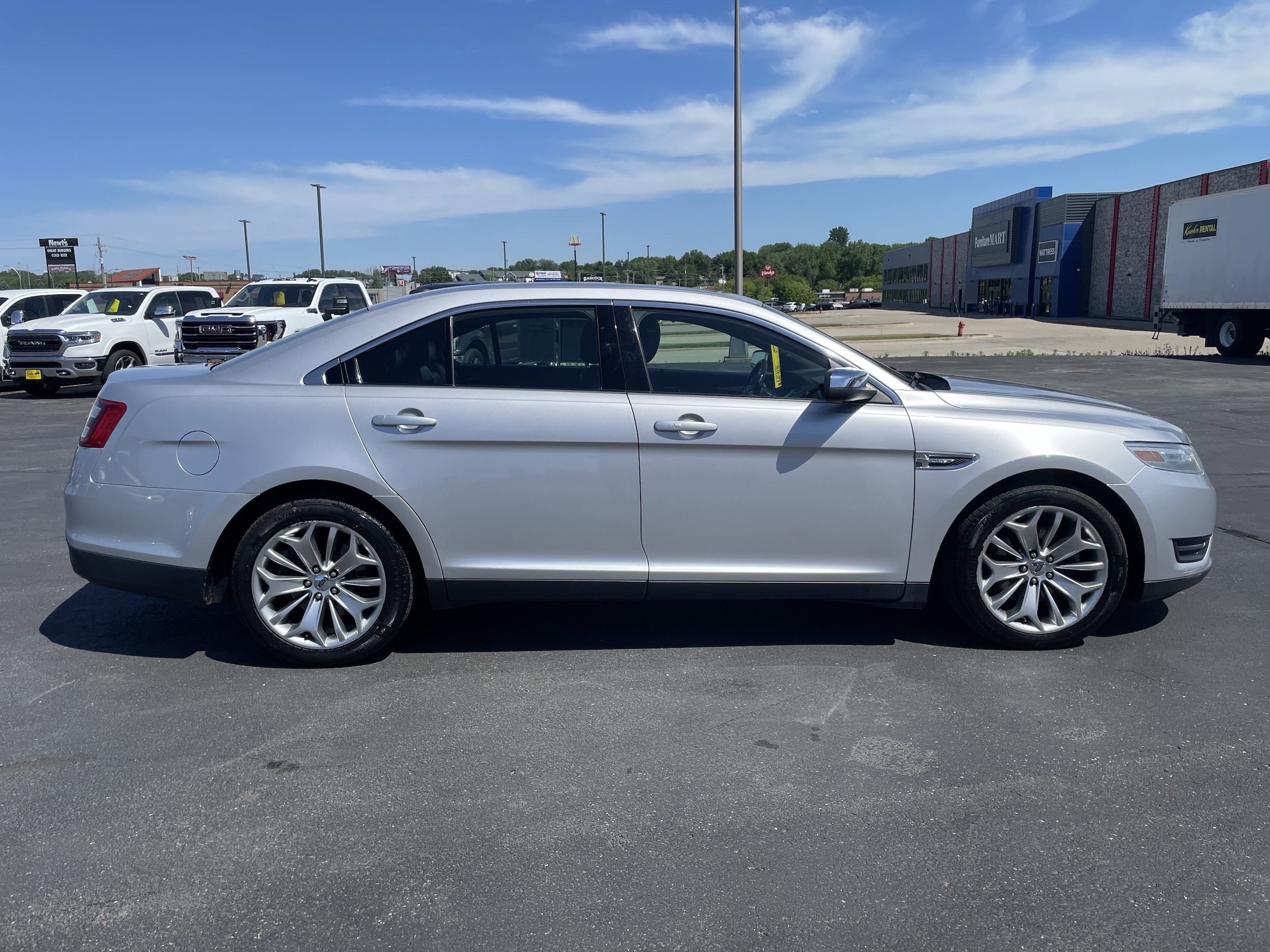 2014 Ford Taurus Limited FWD's photo