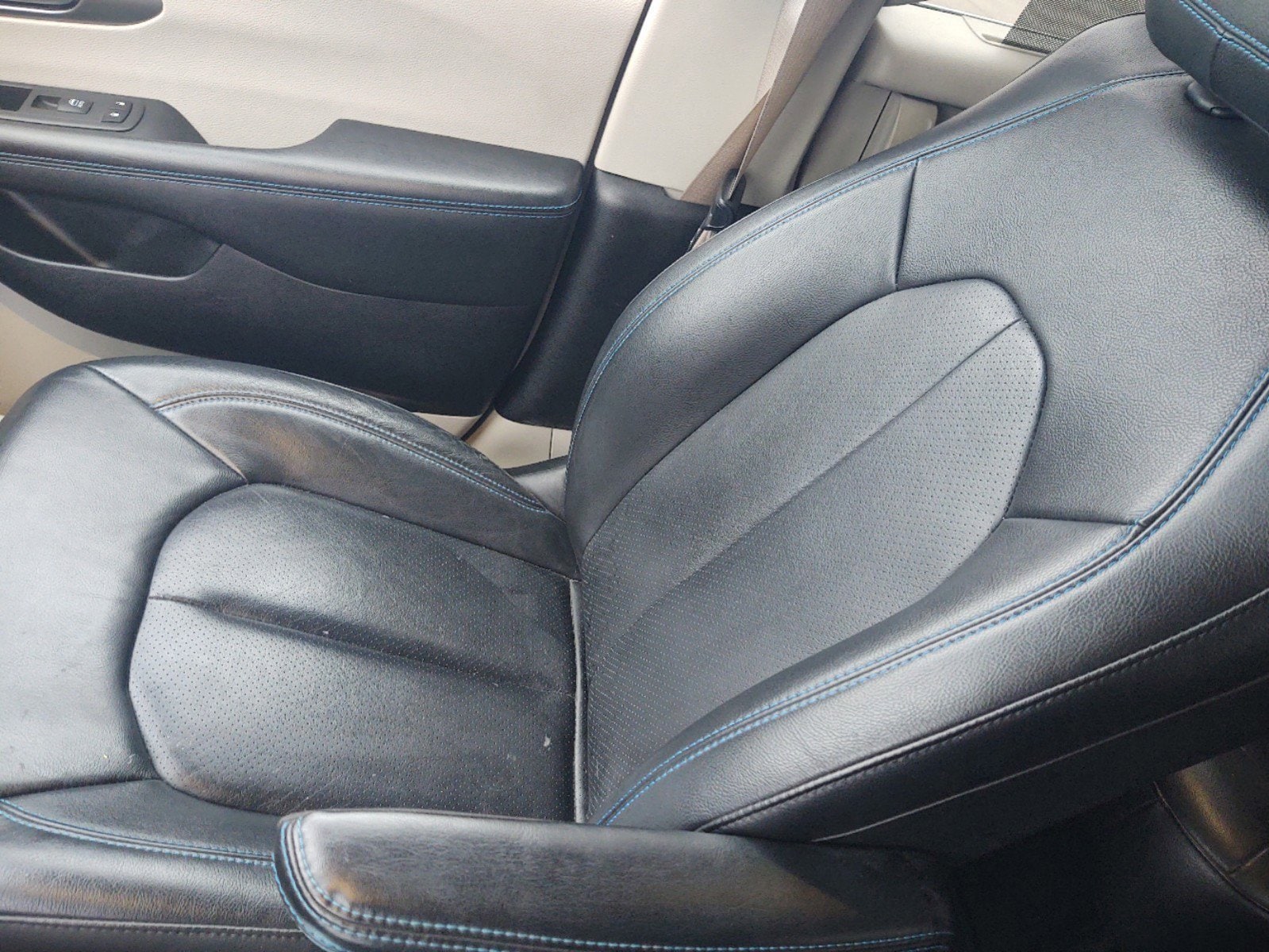 2021 Chrysler Pacifica Touring L - Photo 26