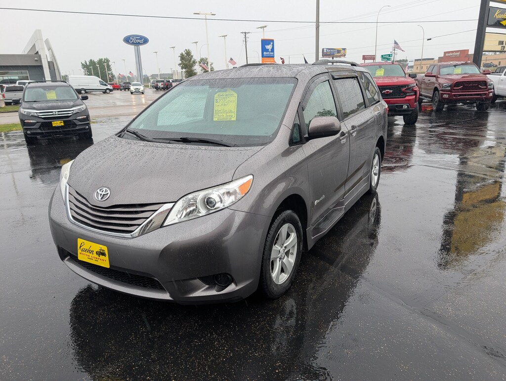 Used 2015 Toyota Sienna LE Van