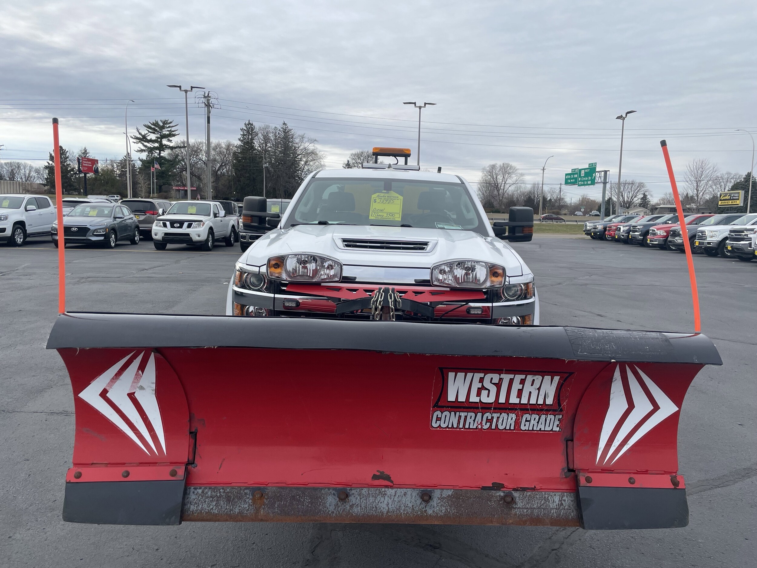 2017 Chevrolet Silverado 3500HD photo 2