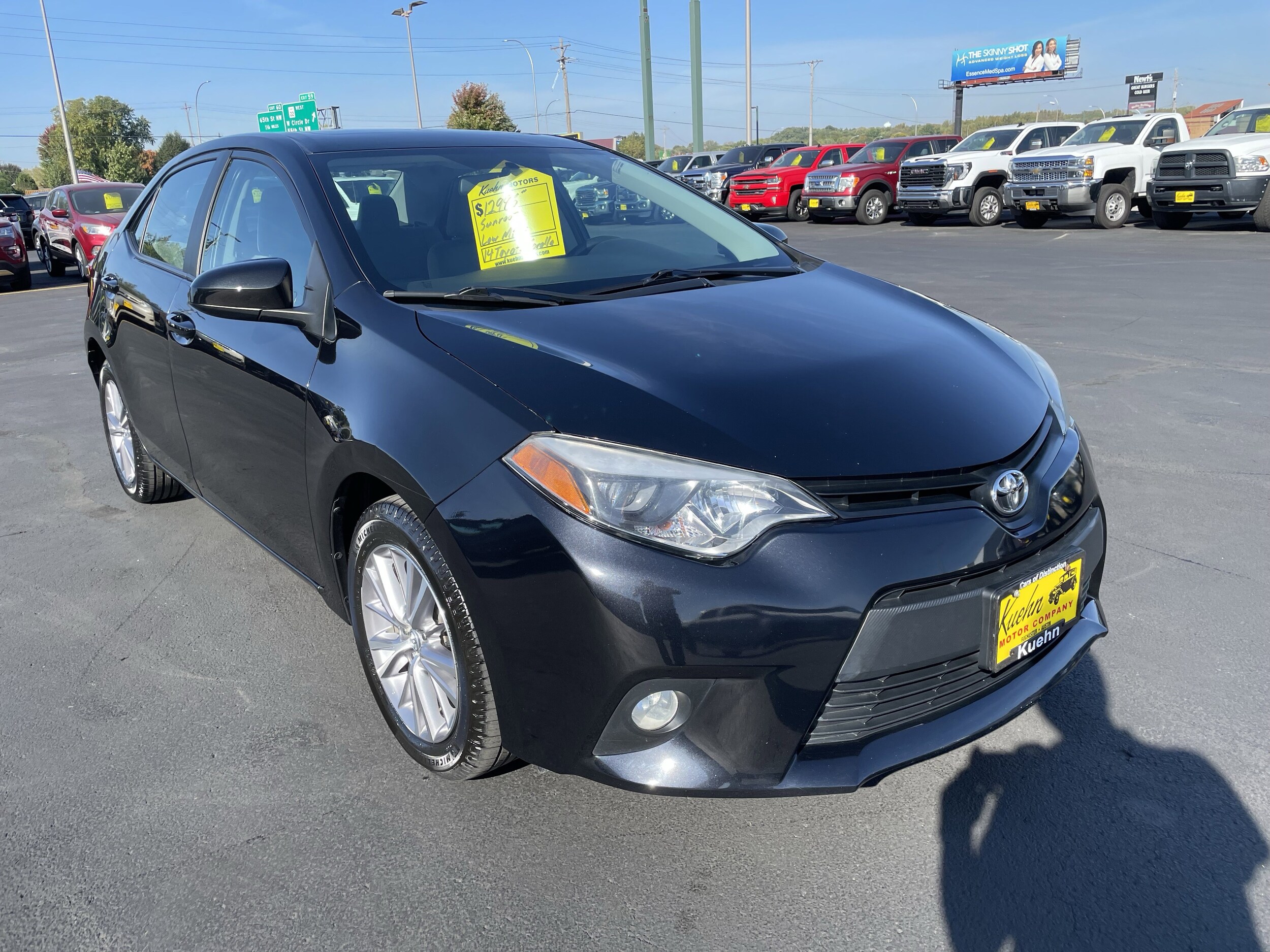 2014 Toyota Corolla LE photo 2