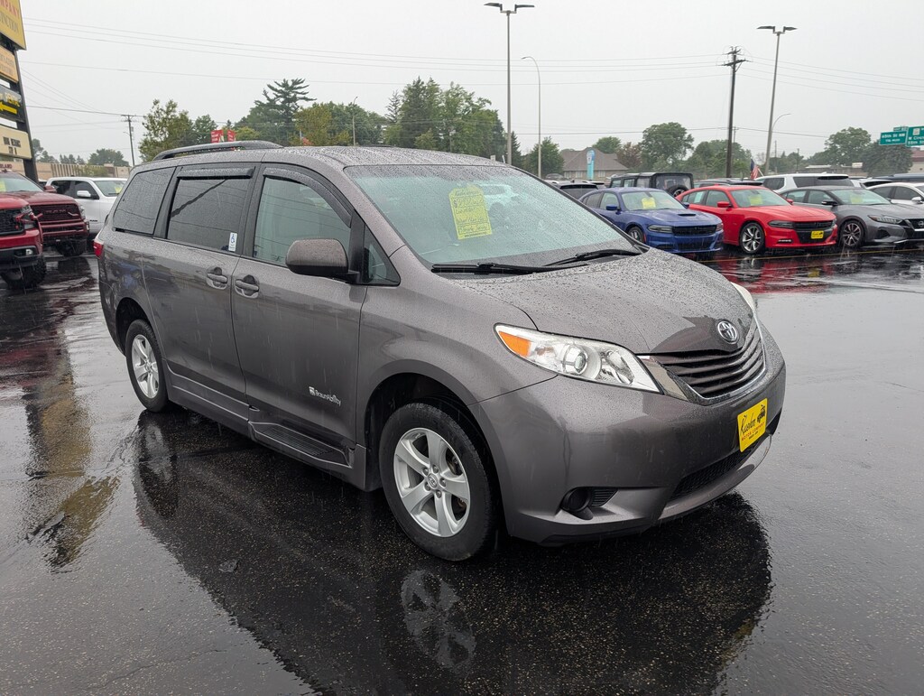Used 2015 Toyota Sienna LE Van