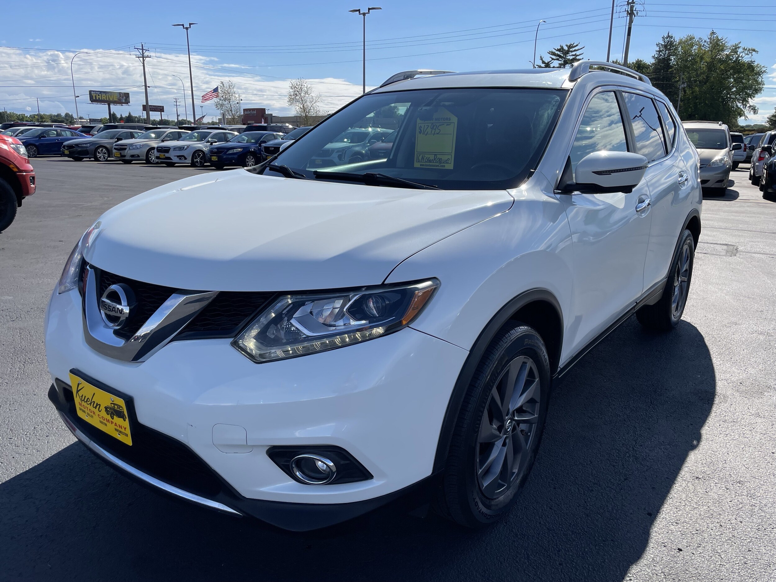 2016 Nissan Rogue SL photo 2