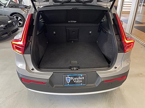 2025 Volvo XC40 Core - Photo 14