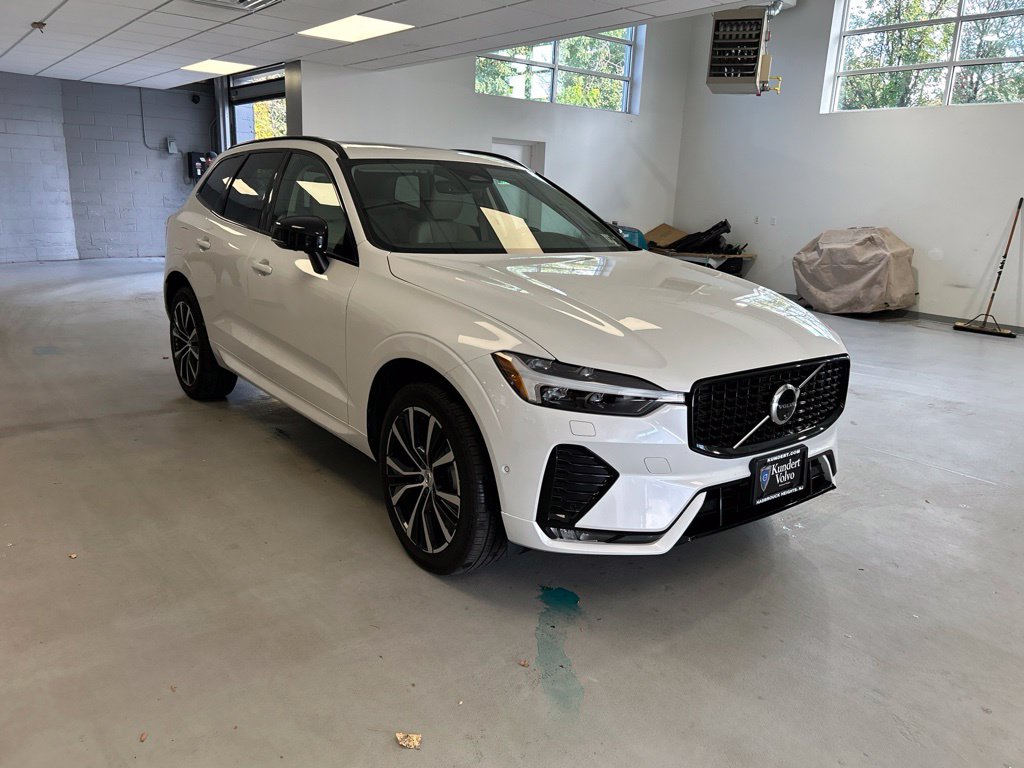 2024 Volvo XC60 B5 Plus Dark SUV