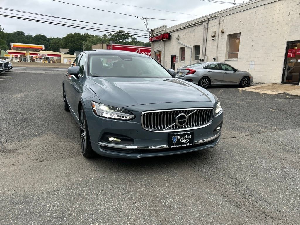 Certified 2023 Volvo S90 B6 AWD Plus Bright Sedan