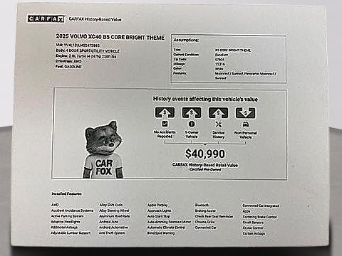 2025 Volvo XC40 Core's photo