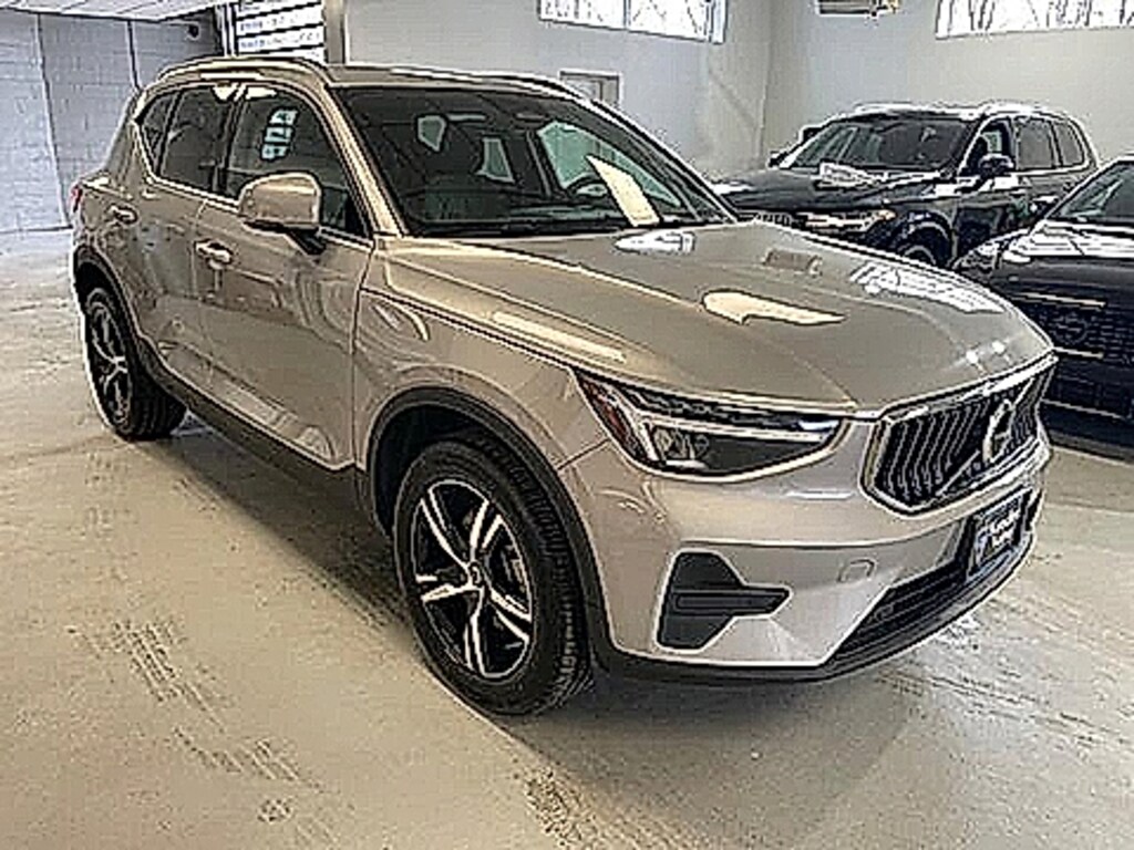Certified 2025 Volvo XC40 Core Bright Theme SUV